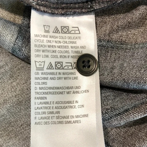 D&CO. Long Sleeve Plaid Top - Picture 6 of 7